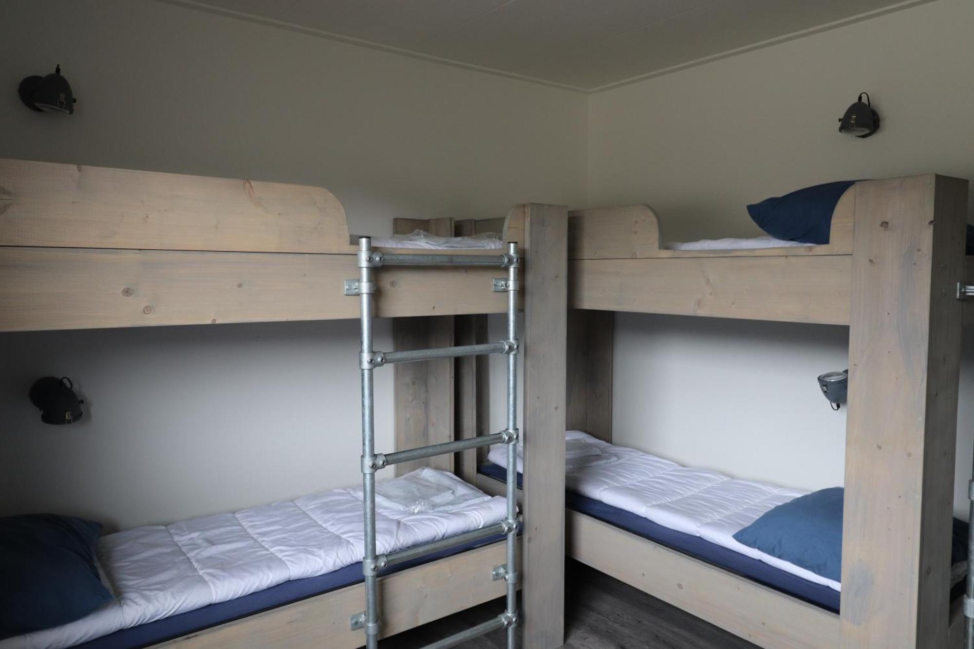 Sier Aan Zee Hostel ฮอลลุม ภายนอก รูปภาพ